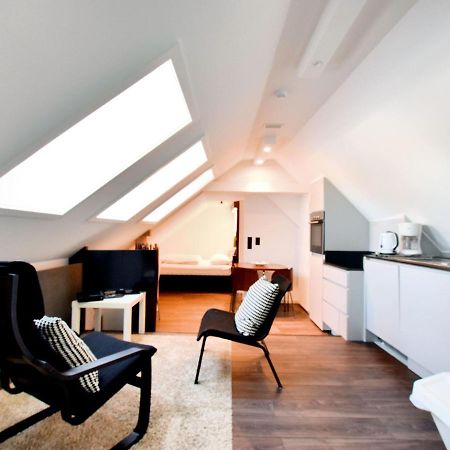 Modern And Cozy Studio In A Former Coach House 로버트빌 외부 사진