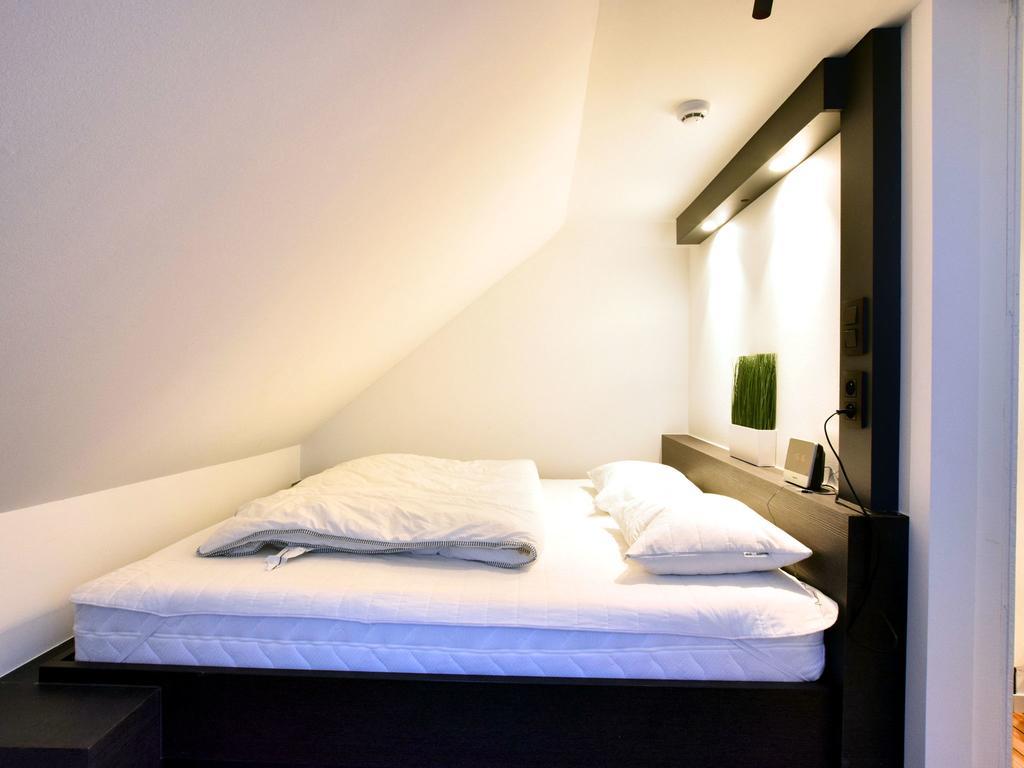 Modern And Cozy Studio In A Former Coach House 로버트빌 외부 사진